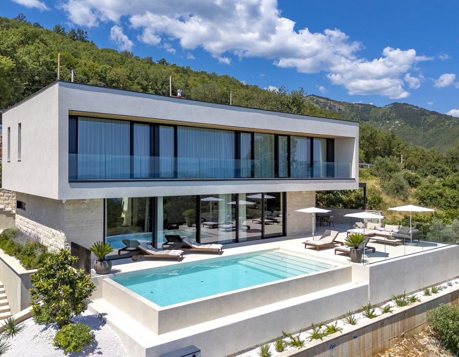 Villa Ella - pogled na bazen